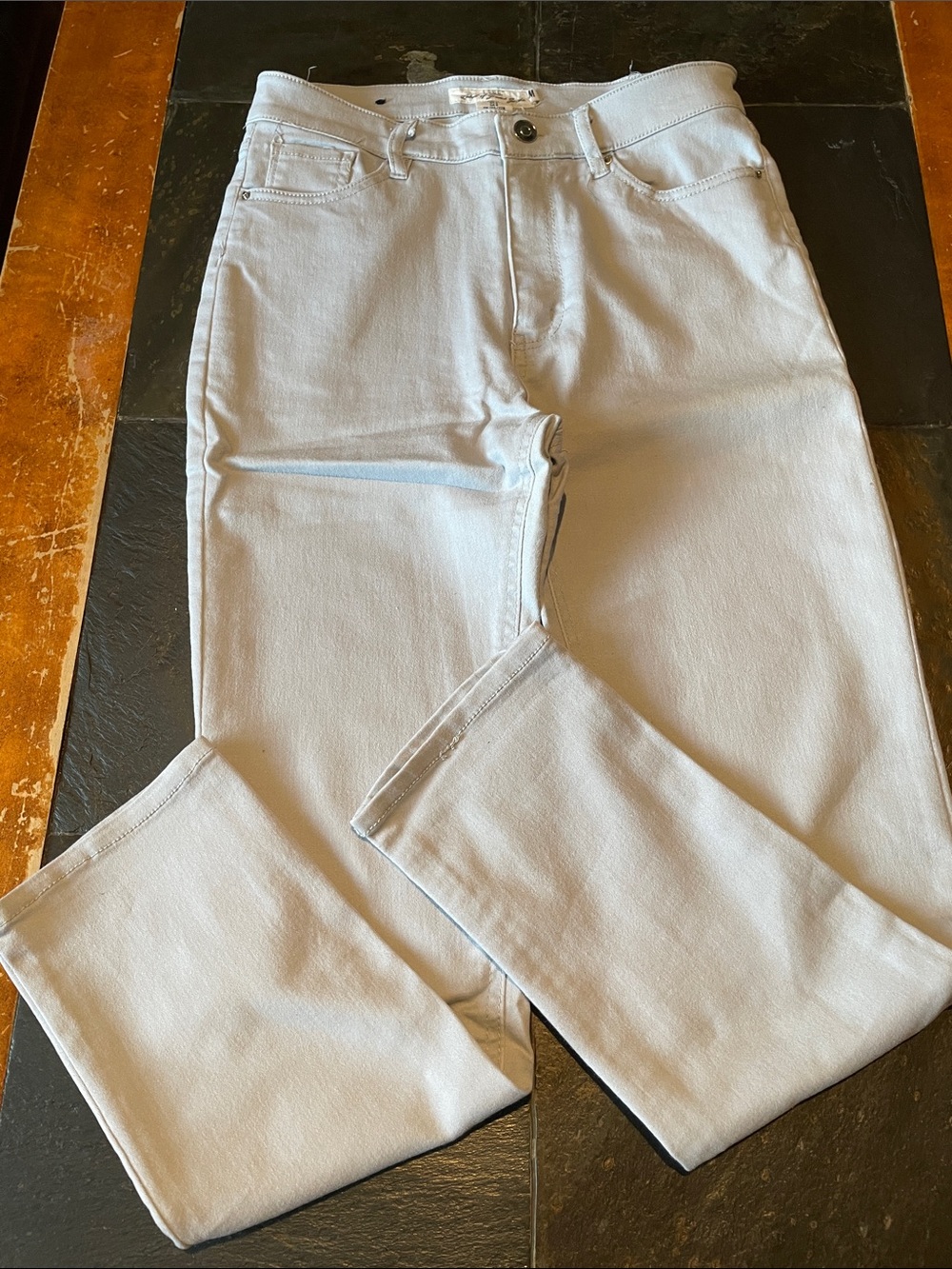 L.O.G.G. Light Gray Stretchy Jeans - M